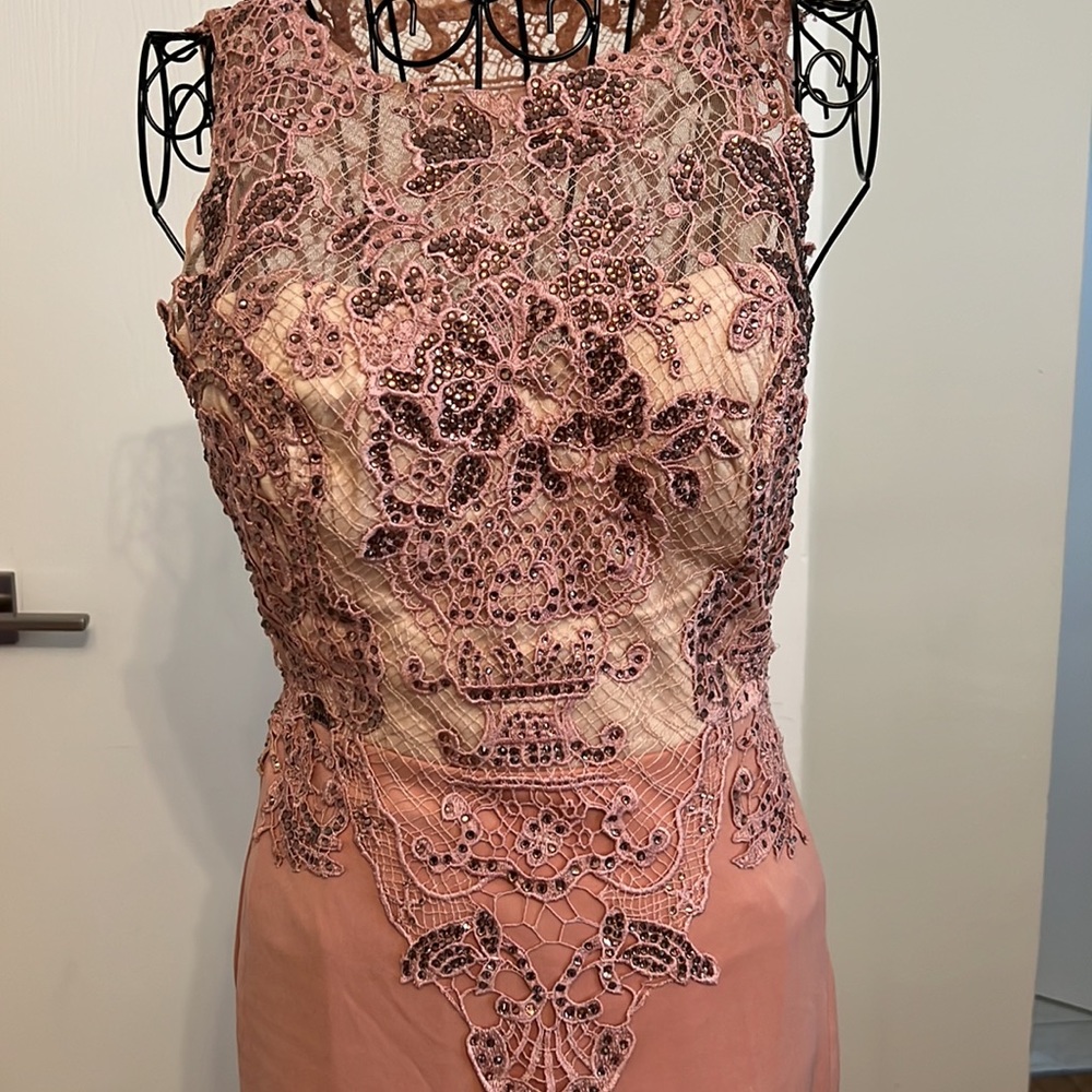 Womens dress - Picture 2 of 5